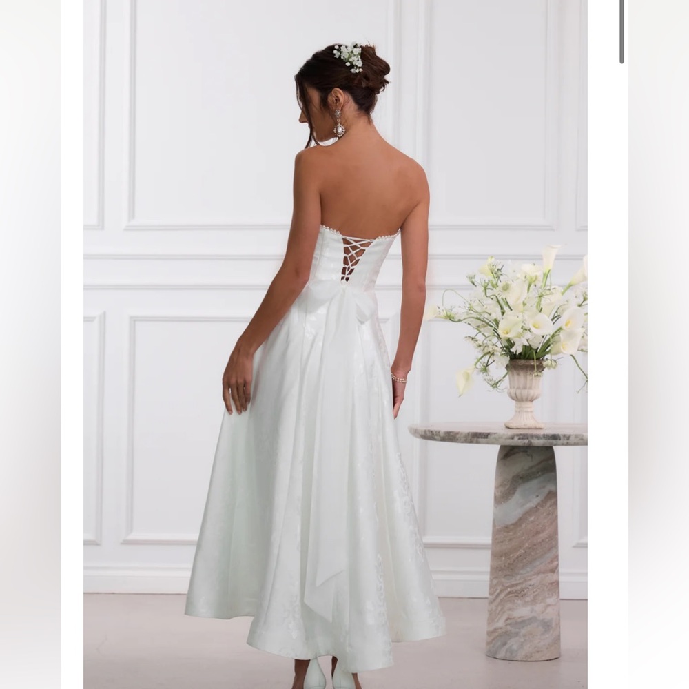 V. Chapman Hazel Dress in White Baroque Floral - Picture 2 of 6